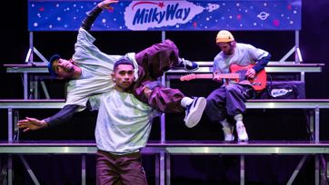 ZIDM 1600 3 HR Milky Way Maas Theater En Dans ©Bart Grietens